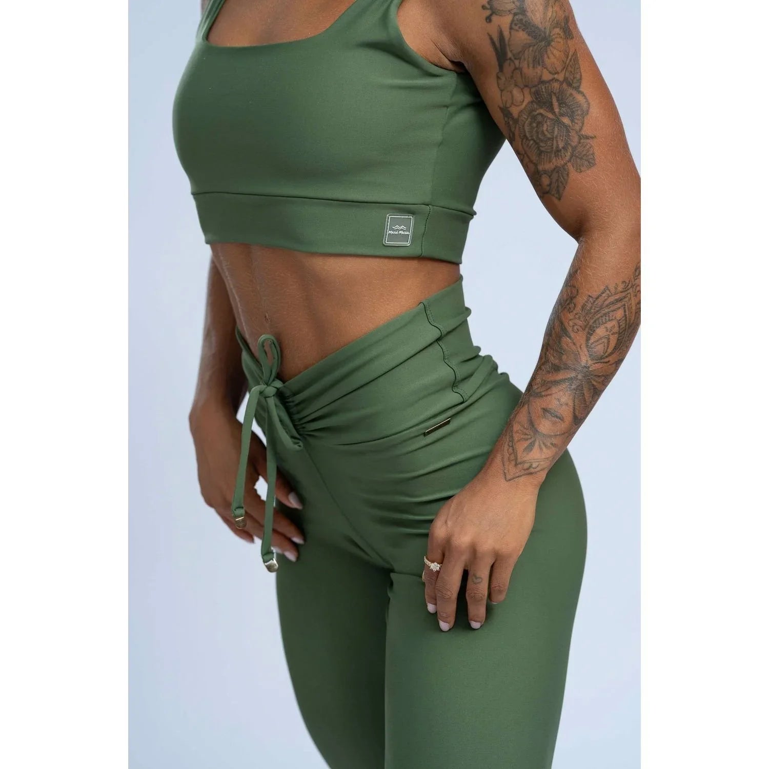 Calça Legging Fitness empina bumbum Slim Verde Militar - Maré Maria moda fitness
