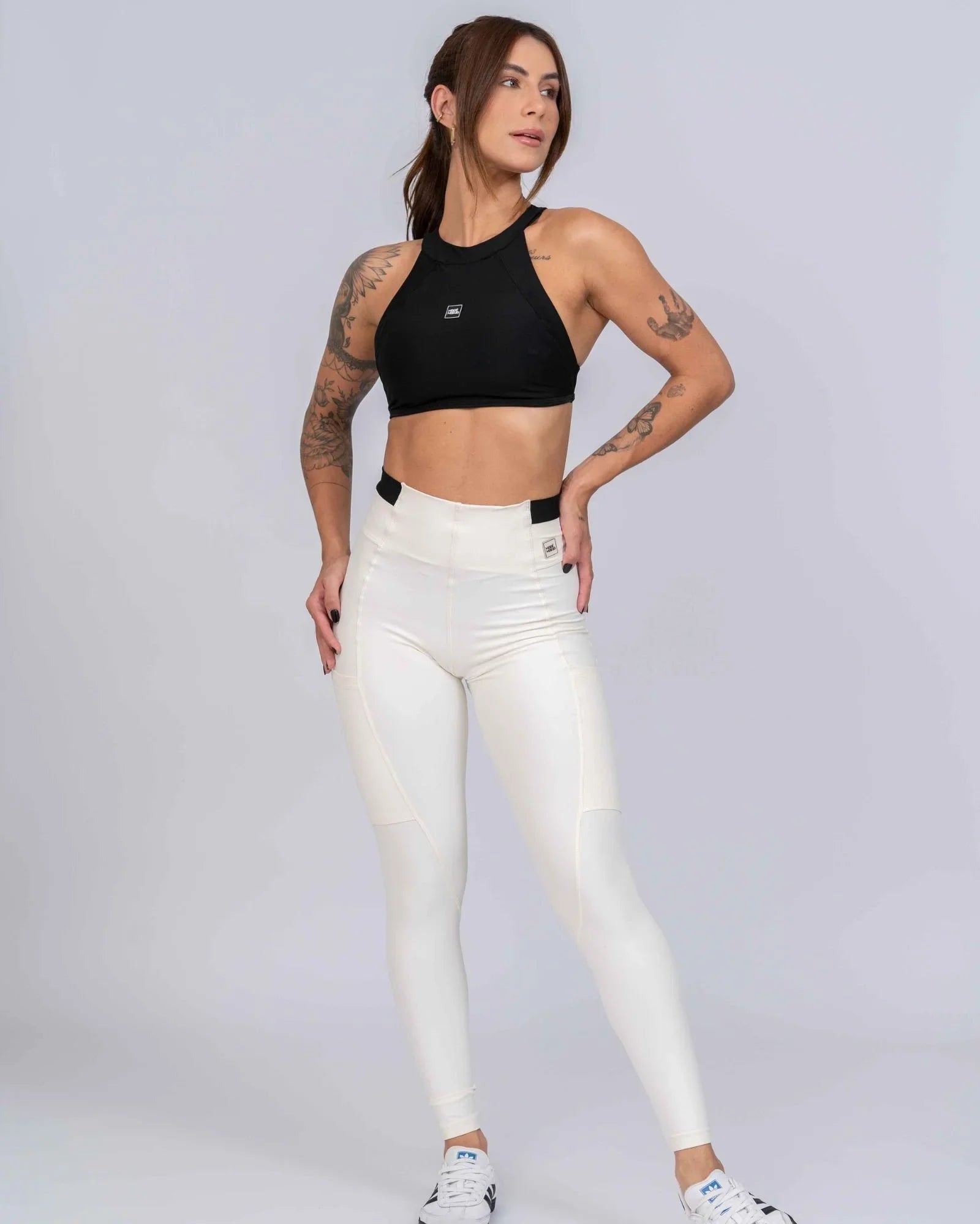 Calça Classic Duo Off White com Super Black compressão com bolso - Maré Maria moda fitness