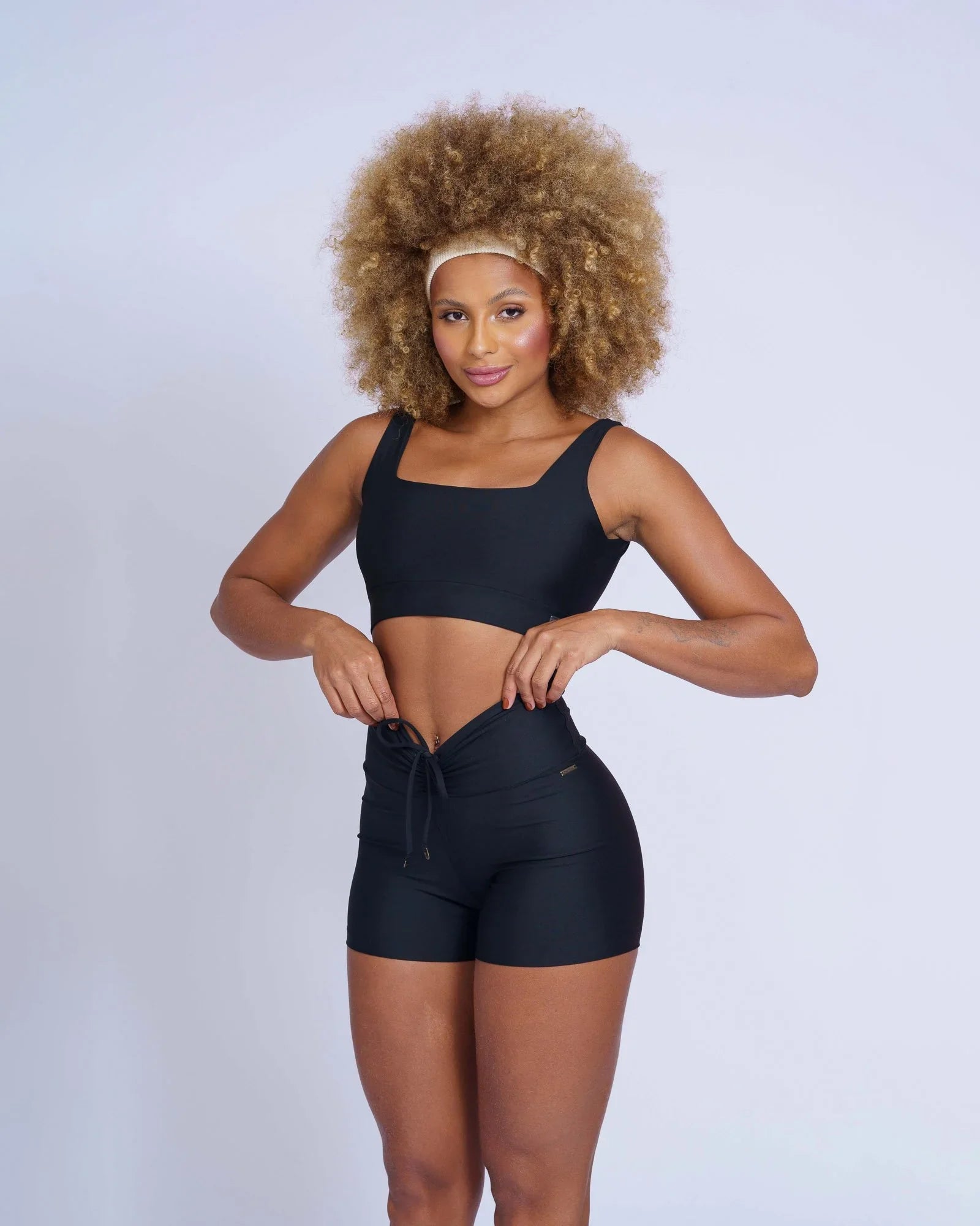 Short Fitness Slim Super Black sem empina bumbum - Maré Maria moda fitness