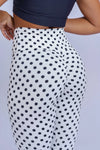 Calça Legging fitness Slim Branca com poá preta empina bumbum - Maré Maria moda fitness