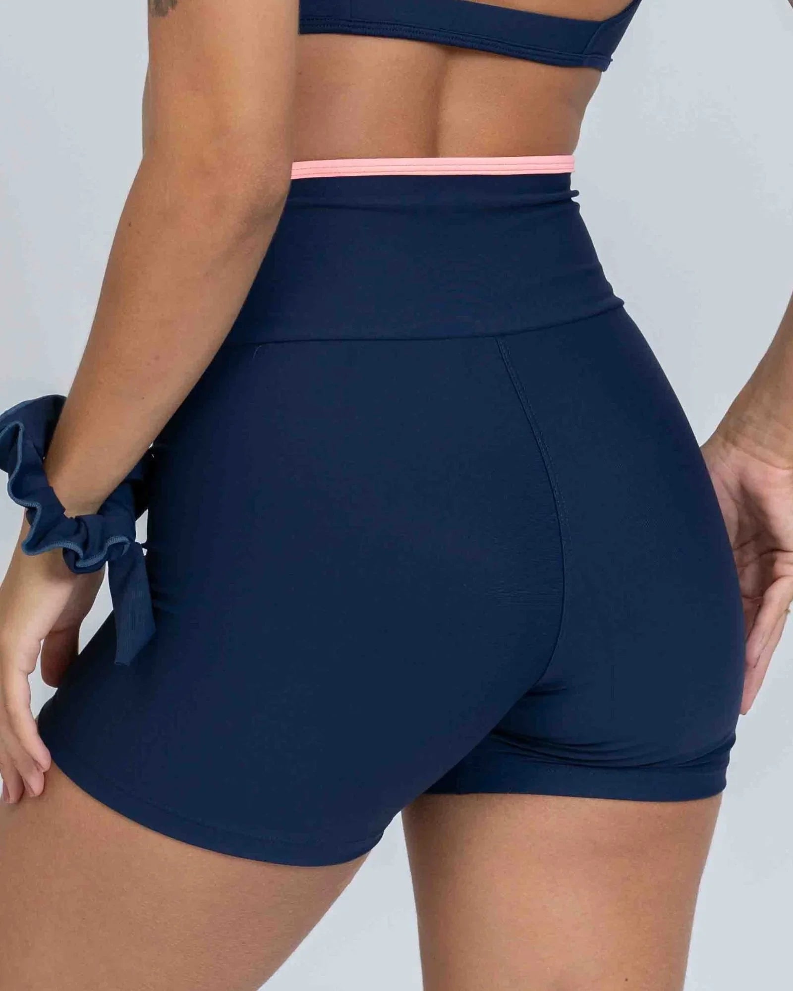 Short Fitness Line Azul Marinho com Coral - Maré Maria moda fitness