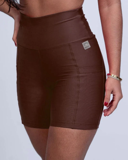 Short fitness Bike Chocolate Dark compressão S/empina - Maré Maria moda fitness