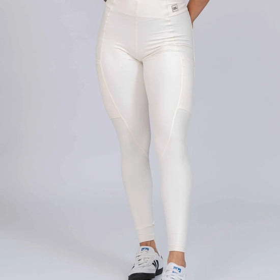 Calça Classic Duo Off White com Super Black compressão com bolso - Maré Maria moda fitness