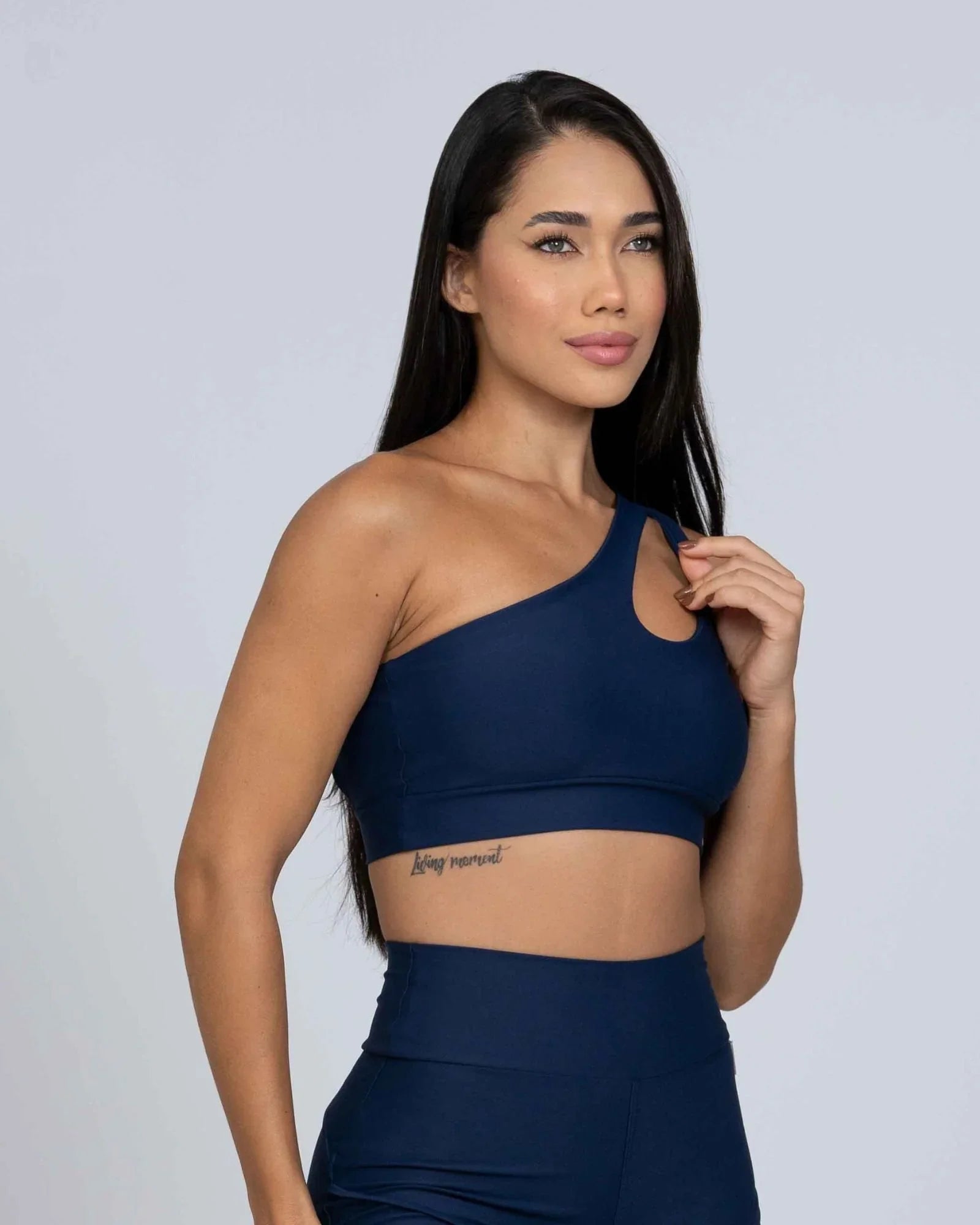Top Fitness Avenue Azul Marinho assimétrico - Maré Maria moda fitness