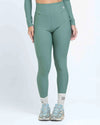 Calça Classic Verde Eucalipto com compressão com bolso - Maré Maria moda fitness