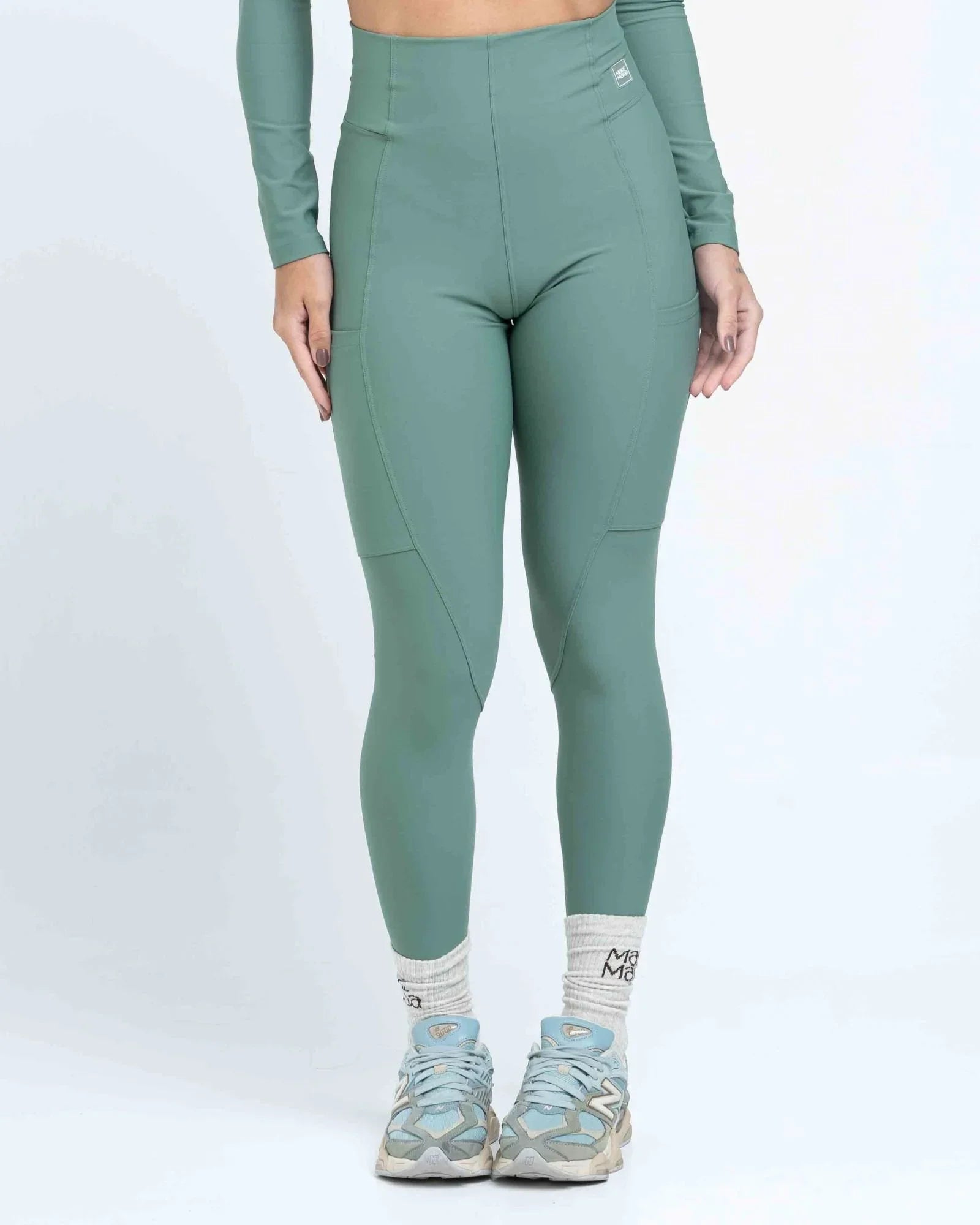 Calça Classic Verde Eucalipto com compressão com bolso - Maré Maria moda fitness