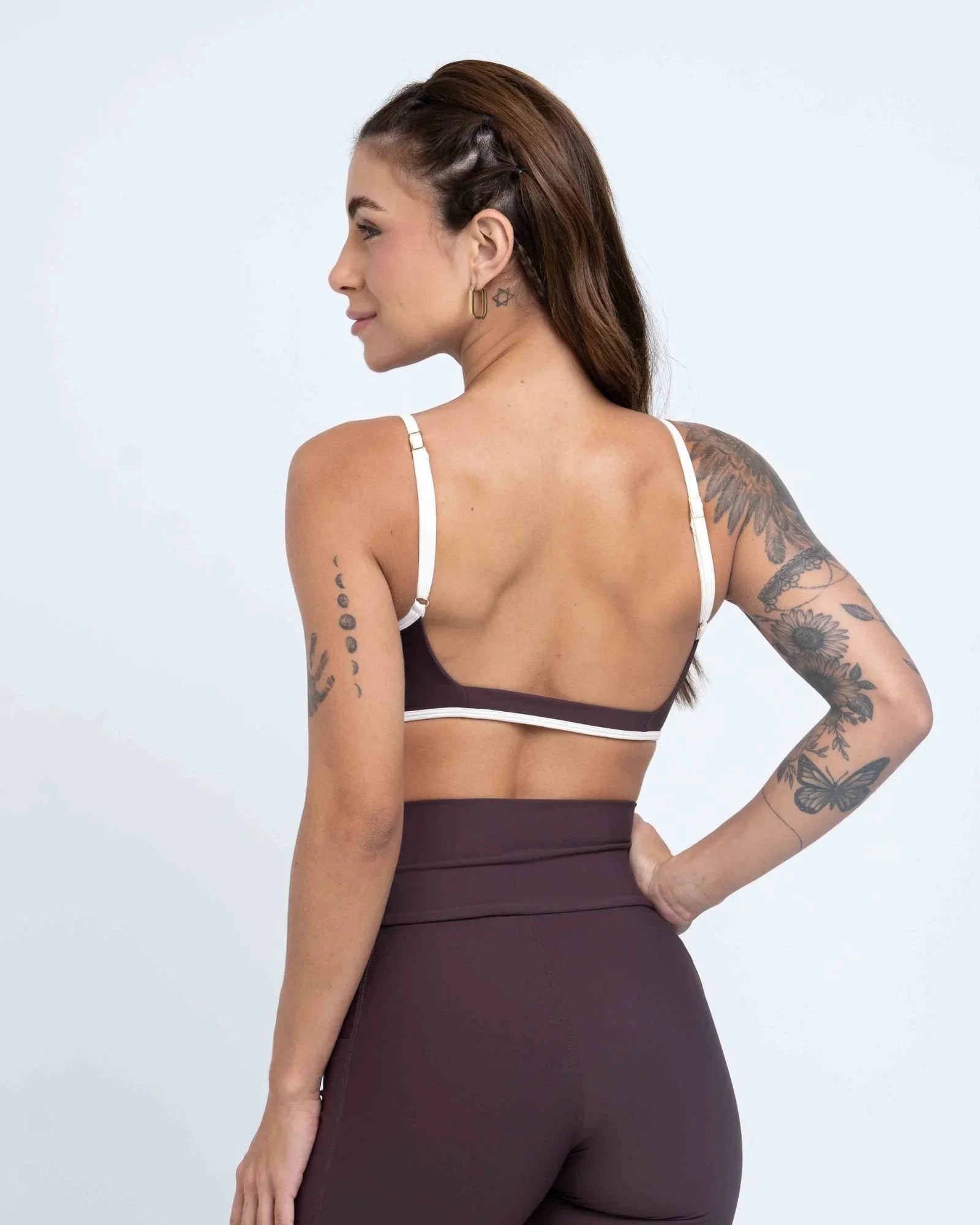 Top Fitness Fresh Duo Marrom Ébano com Off White - Maré Maria moda fitness
