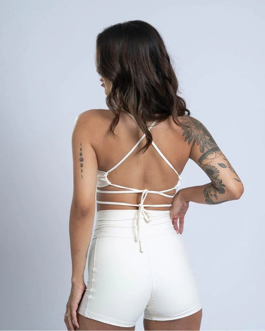 Short fitness Classic Off White com compressão e sem empina bumbum - Maré Maria moda fitness