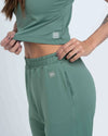 Calça Street Moletinho Jogger Verde Eucalipto - Maré Maria moda fitness