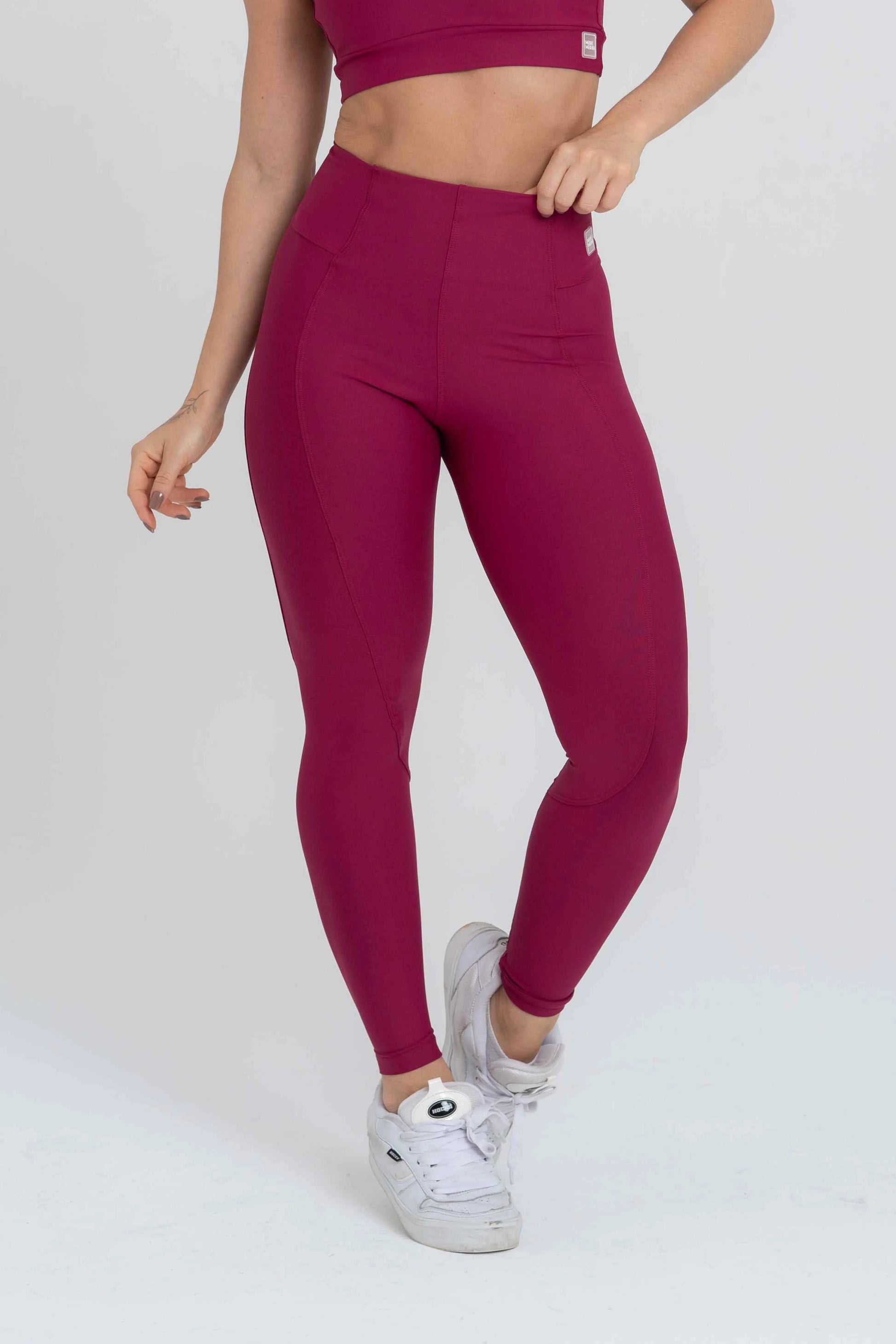 Legging Classic Rouge compressão sem empina bumbum - Maré Maria moda fitness
