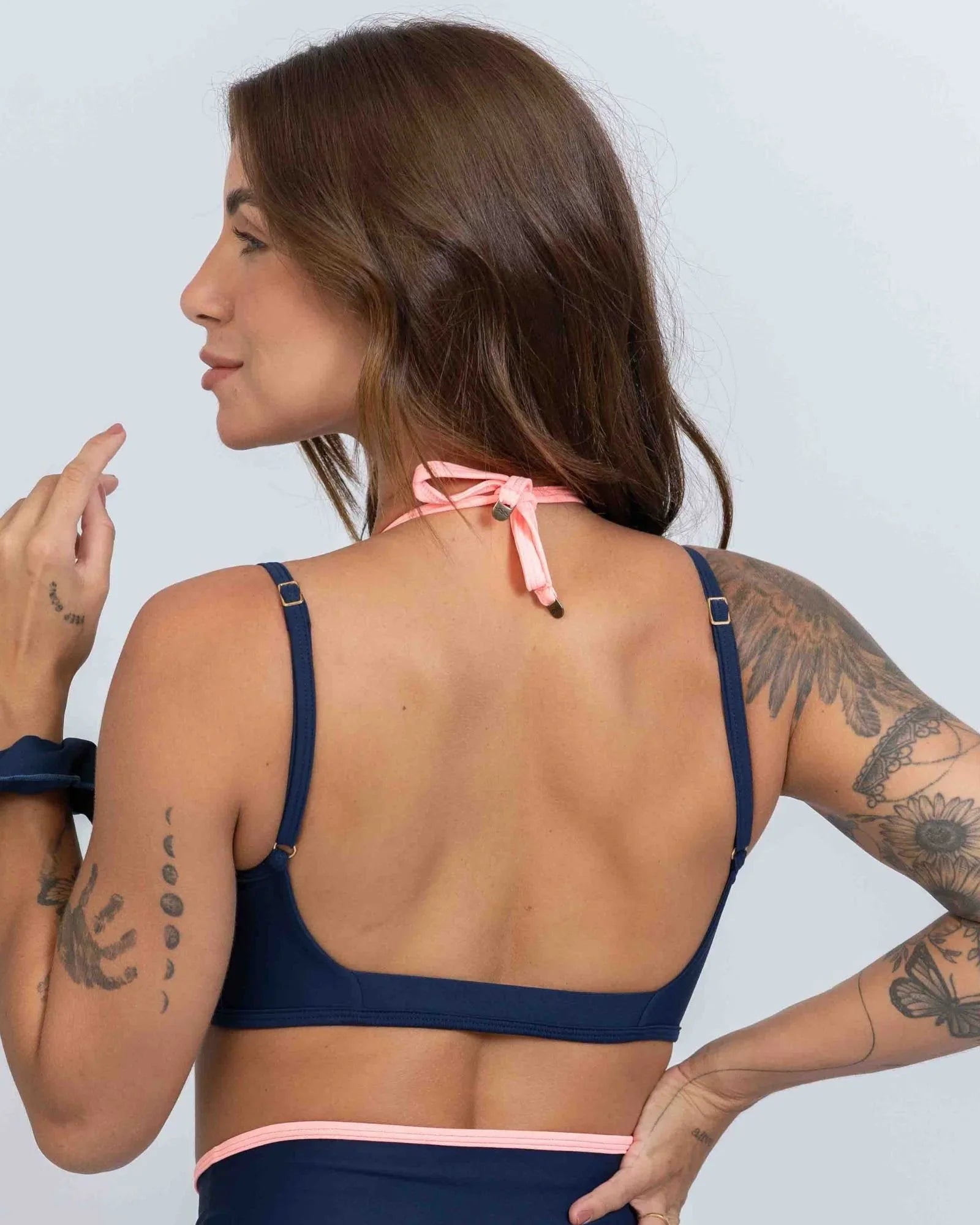 Top Fitness Fresh duo Sobreposição Azul Marinho com Coral - Maré Maria moda fitness
