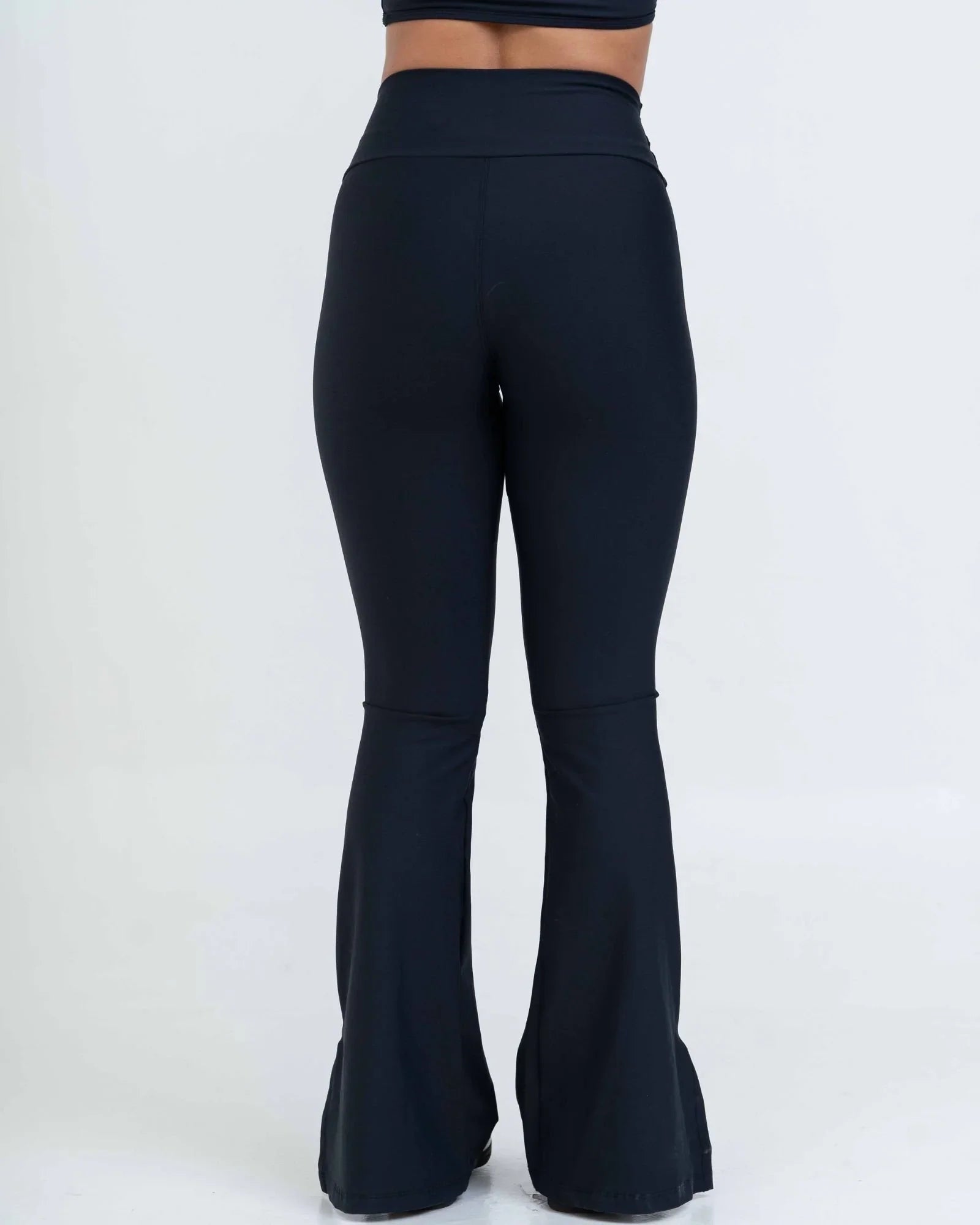 Calça Legging Flare Trend Preta compressão s/empina - Maré Maria moda fitness