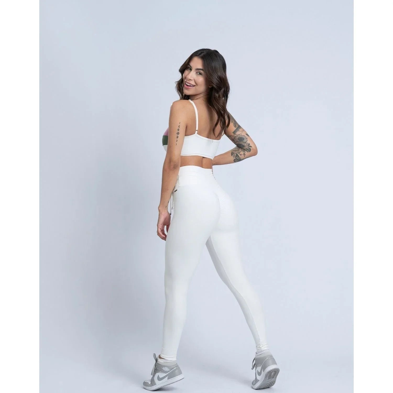 Calça Legging fitness Slim Off White empina bumbum - Maré Maria moda fitness