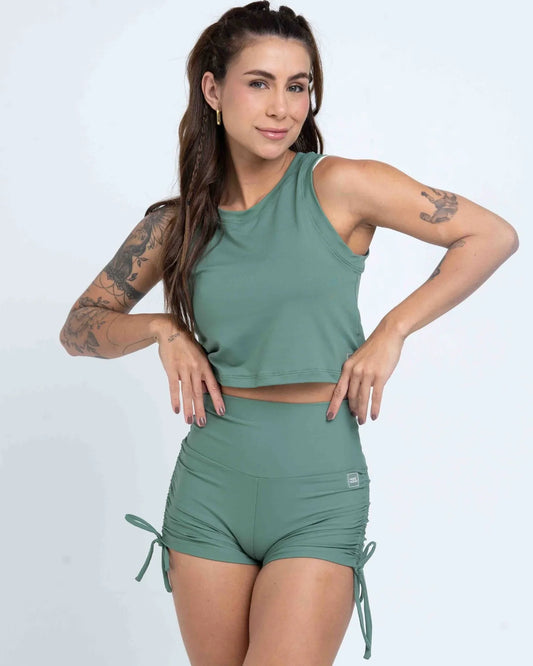 Short fitness Smile Verde Eucalipto com empina - Maré Maria moda fitness