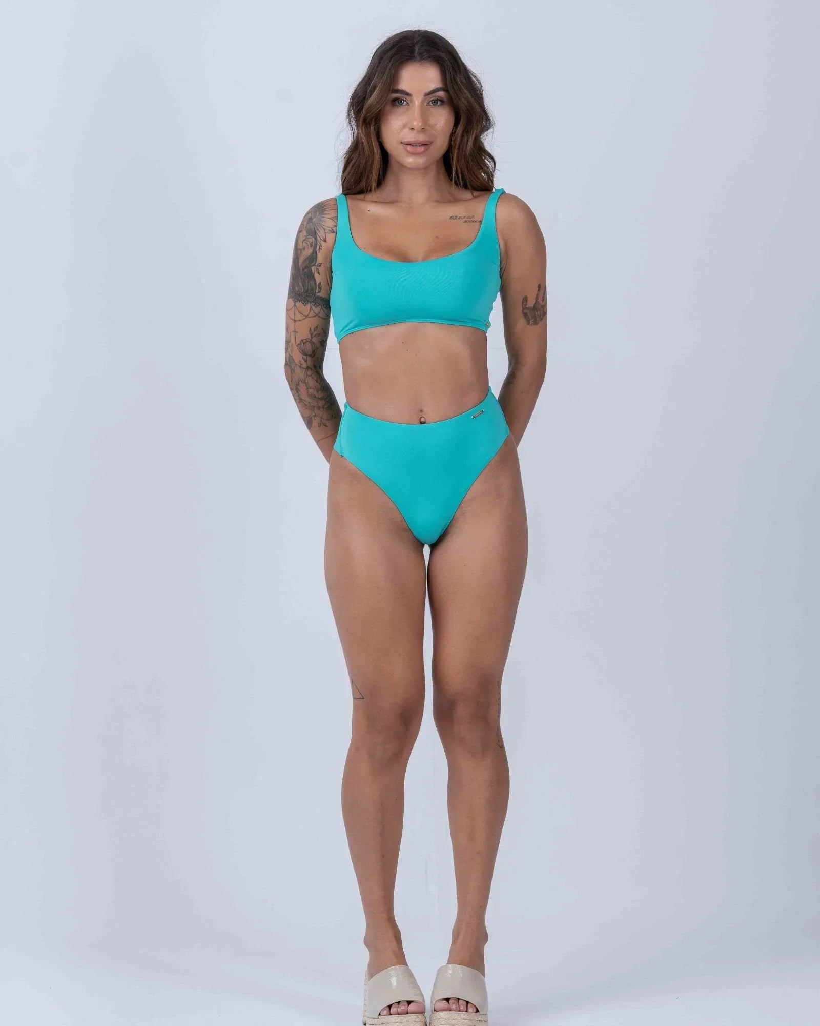 Calcinha Hot Pant Verde Piscina - Maré Maria moda fitness