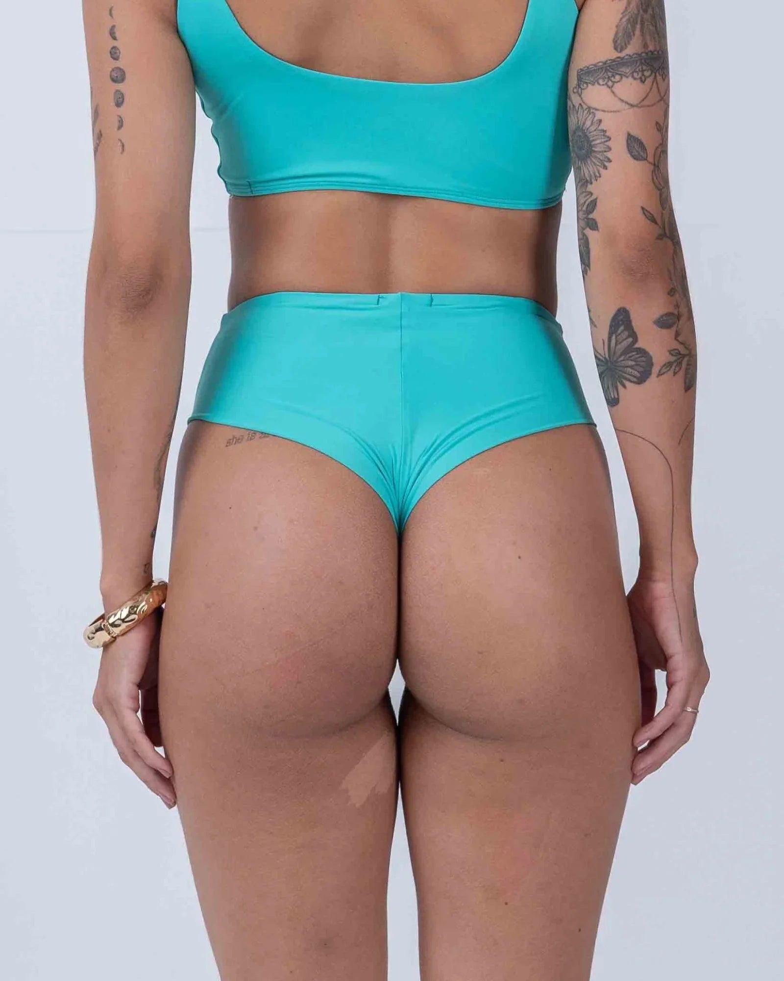 Calcinha Hot Pant Verde Piscina - Maré Maria moda fitness