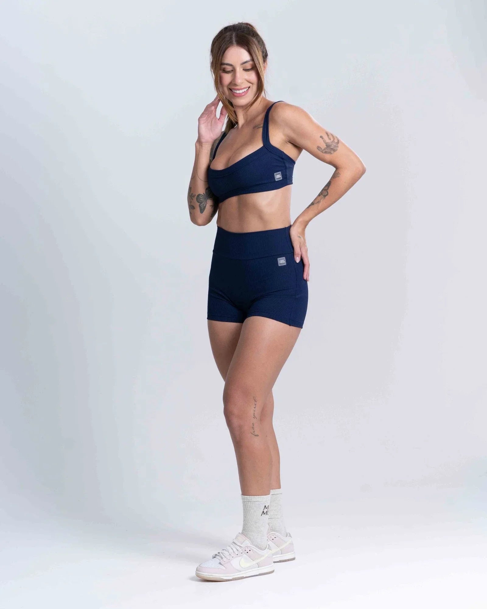 Short Fitness Confort Canelado sem costura frontal - Maré Maria moda fitness
