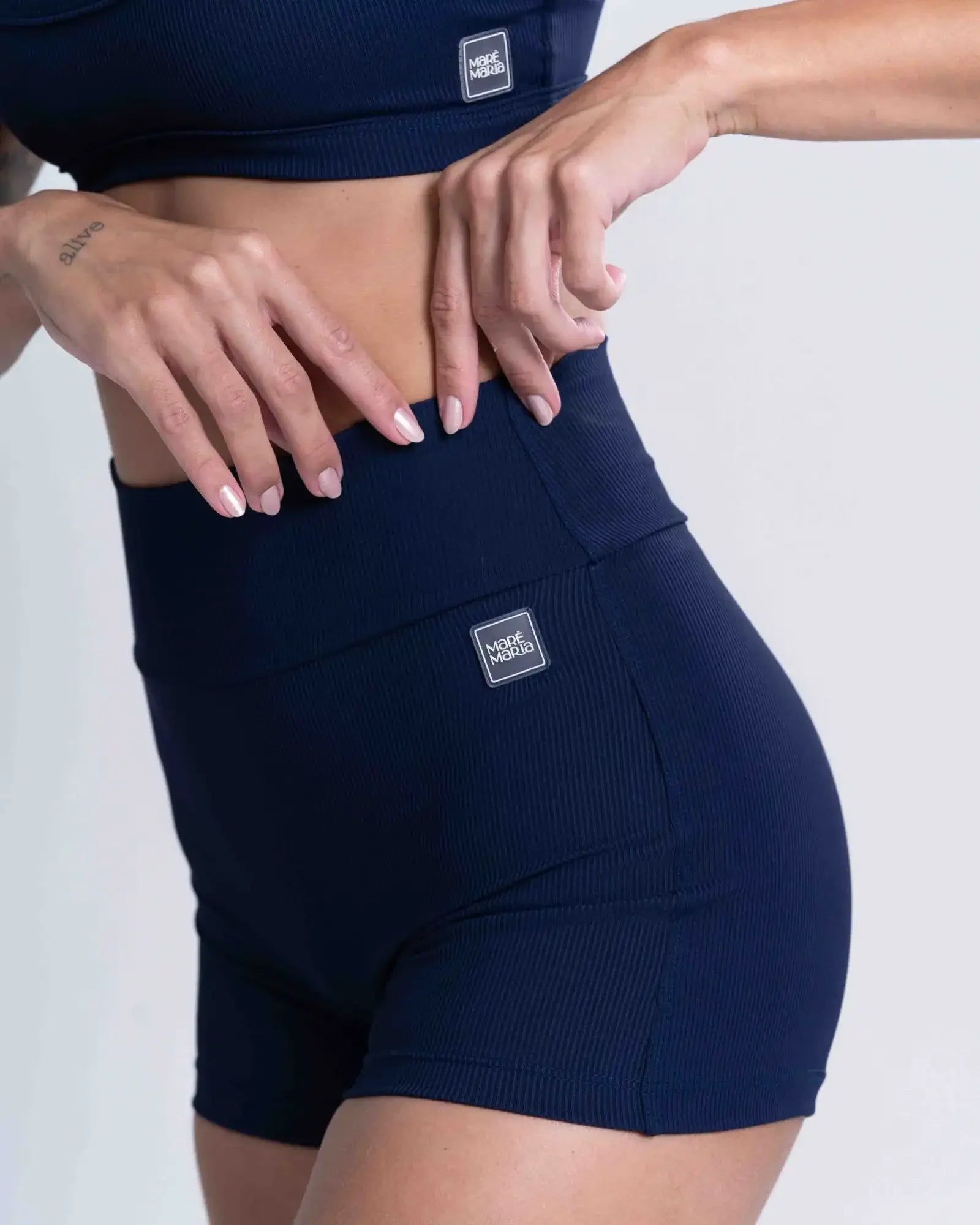 Short Fitness Confort Canelado sem costura frontal - Maré Maria moda fitness