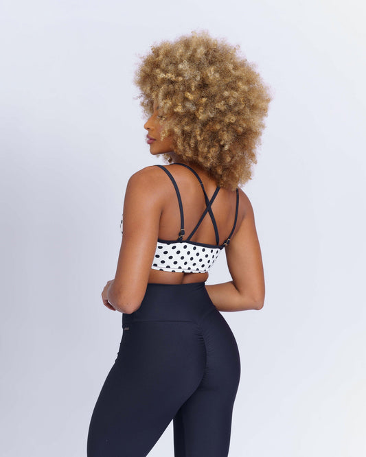 Legging Preta: Por Que Ela É Essencial no Guarda-Roupa Fitness