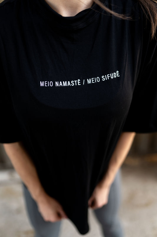 Blusão Oversized Meio namastê preta com golinha