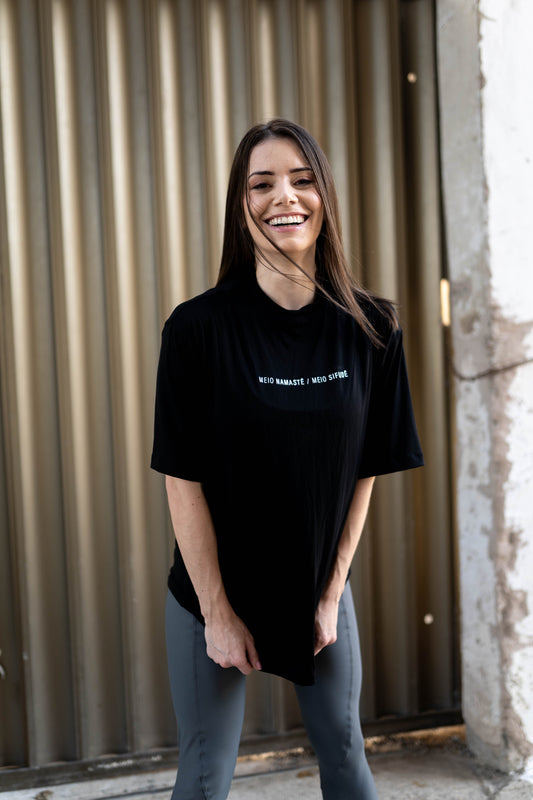 Blusão Oversized Meio namastê preta com golinha
