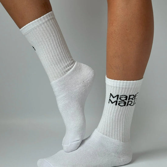 Par de Meia New Brading Branca com logo Preto cano alto - Maré Maria moda fitness
