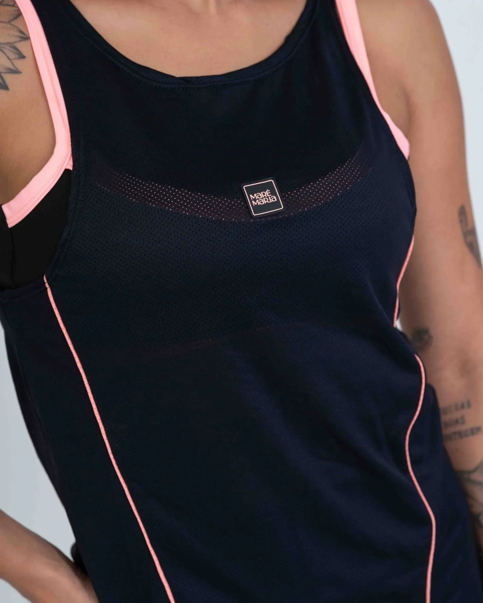 Regata Fitness Ella Preta com Coral - Maré Maria moda fitness