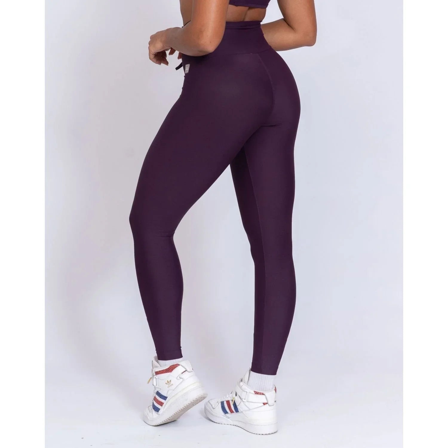 Calça Legging Fitness Slim Blueberry sem Empina bumbum Com Compressão - Maré Maria moda fitness