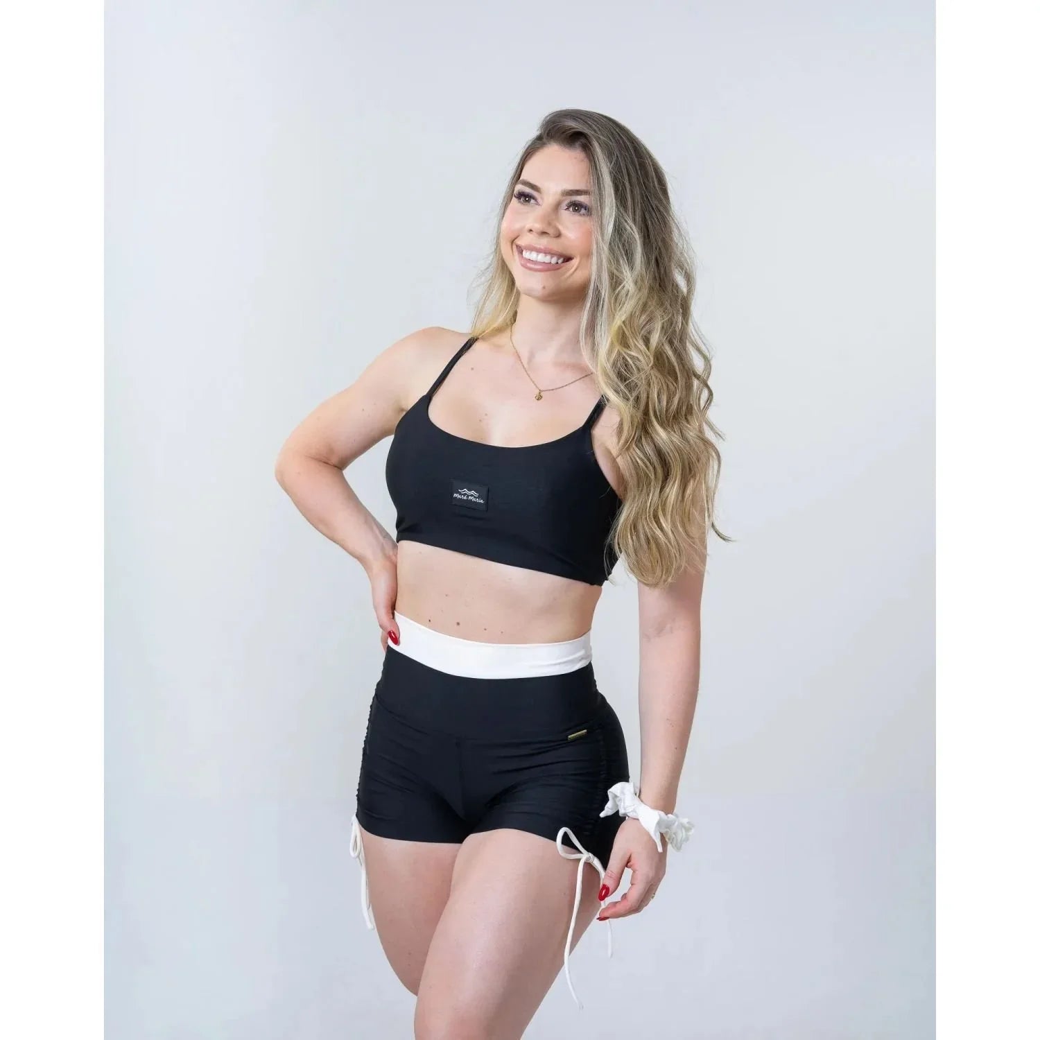 Short fitness Smile Duo Super Black com Off White - Maré Maria moda fitness