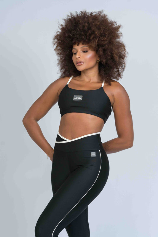 Calça Julia Super Black com vivo Off White