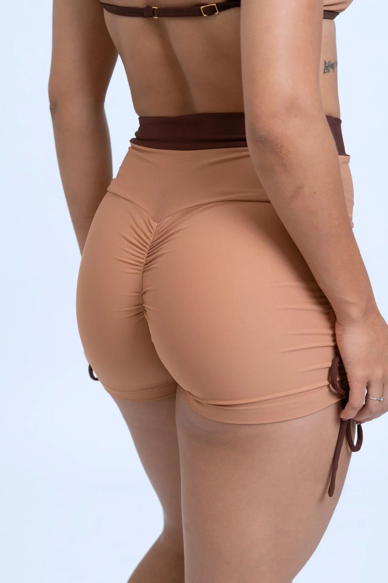 Short Smile Duo Mocha Mousse com Chocolate Dark - Maré Maria moda fitness
