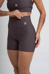 Short Fitness Compressão Classic Marrom Carbono