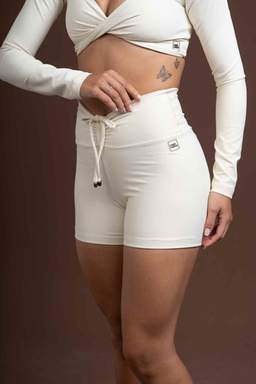 Short Fitness Compressão Slim Creme
