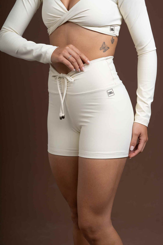 Short Fitness Compressão Slim Creme