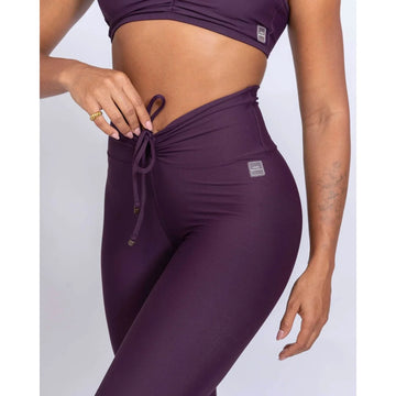 Calça Legging Fitness Slim Blueberry sem Empina bumbum Com Compressão - Maré Maria moda fitness