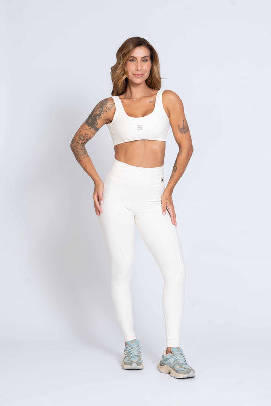 Calça Legging fitness Classic Off White com compressão e sem empina bumbum