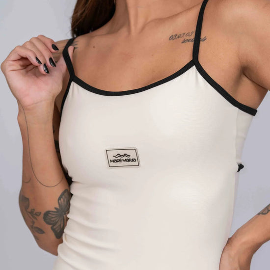 Macaquinho Fitness Mood Off White com Super Black compressão - Maré Maria moda fitness