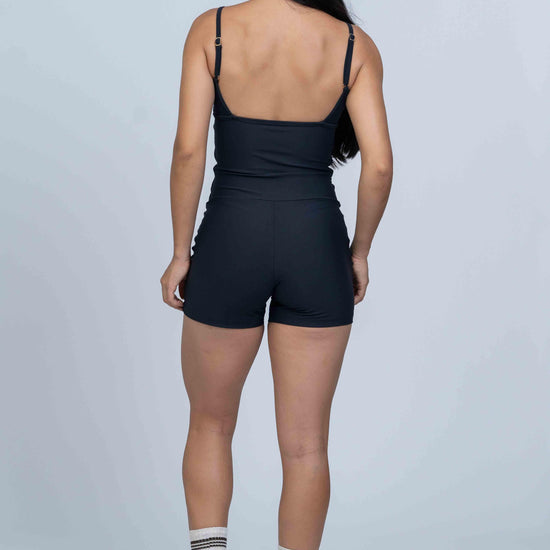 Macaquinho Fitness Mood Super Black com Off White Compressão sem empina - Maré Maria moda fitness