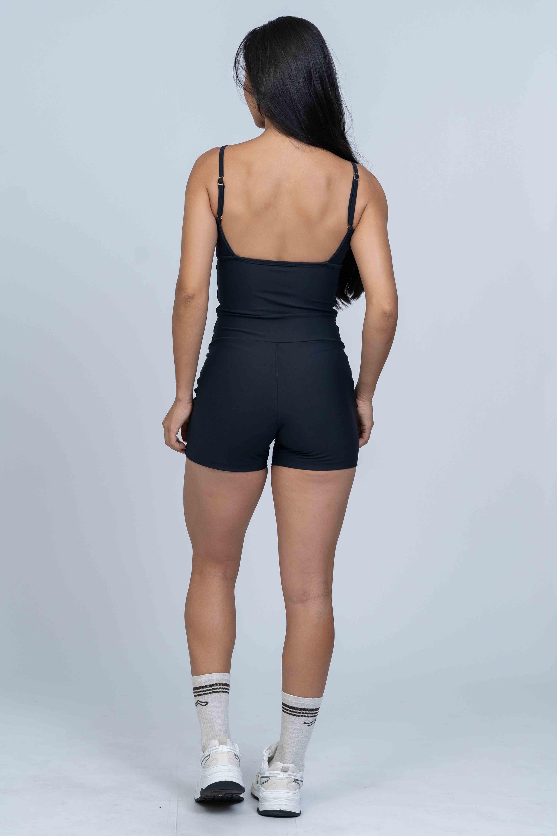 Macaquinho Fitness Mood Super Black com Off White Compressão sem empina - Maré Maria moda fitness