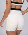 Short Fitness Classic Duo Off White com Super Black compressão sem empina bumbum - Maré Maria moda fitness
