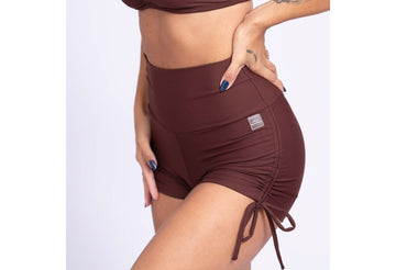 Short Smile Com Empina Chocolate Dark (Leve Defeito)