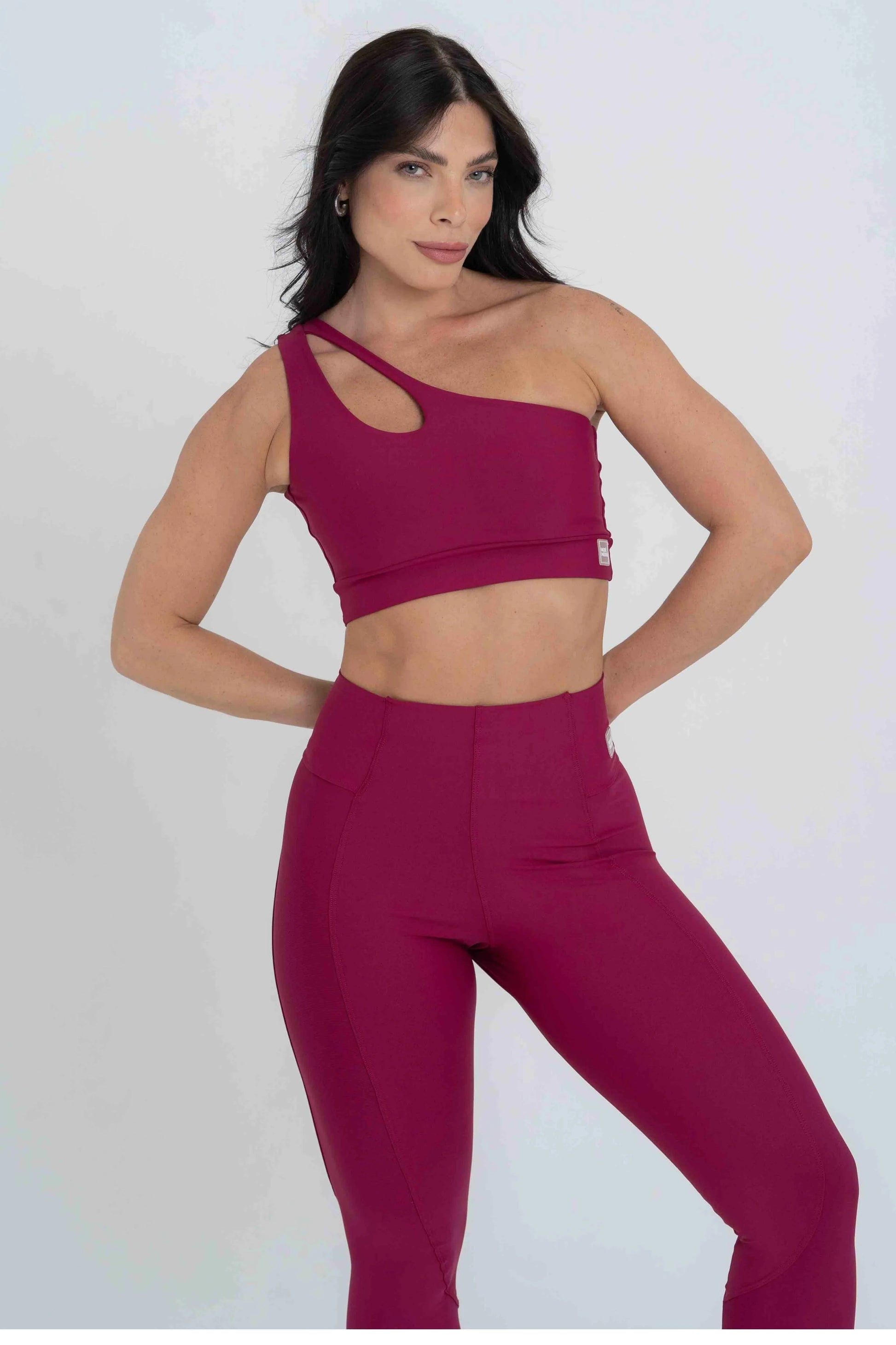 Top Fitness Avenue Rouge assimétrico - Maré Maria moda fitness