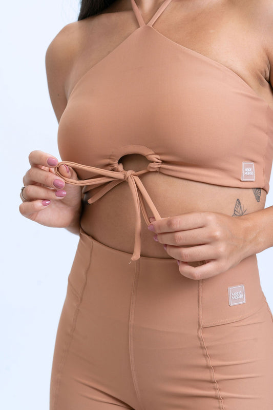 Top Niara Mocha Mousse (leve defeito)