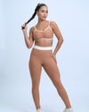 Calça Fitness Duo Mocha Mousse com Off White c/ empina