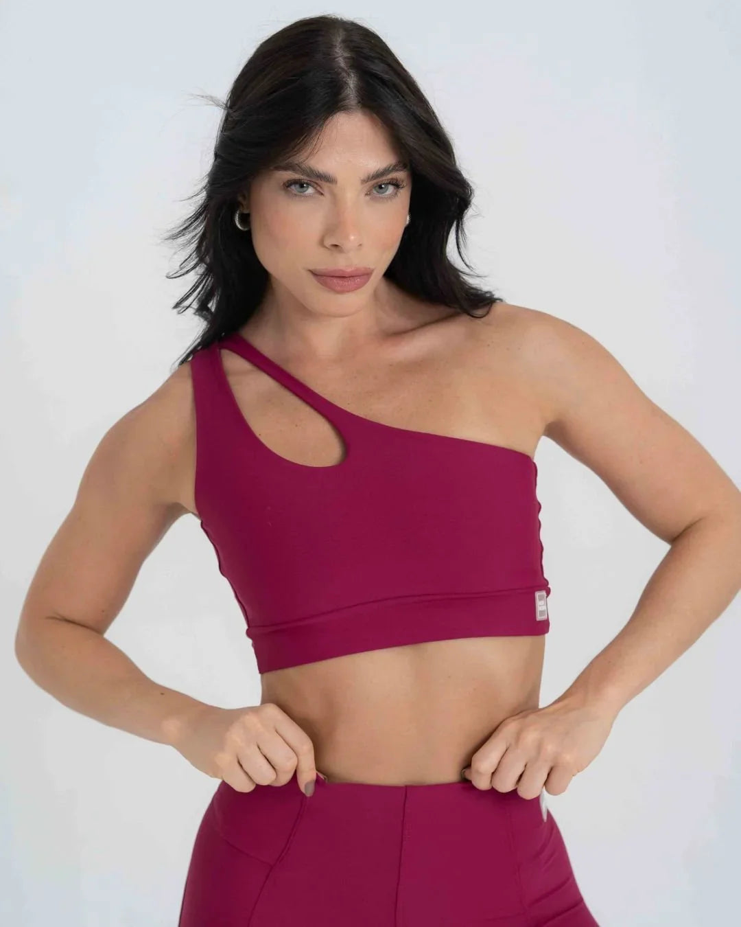 Top Fitness Avenue Rouge assimétrico - Maré Maria moda fitness