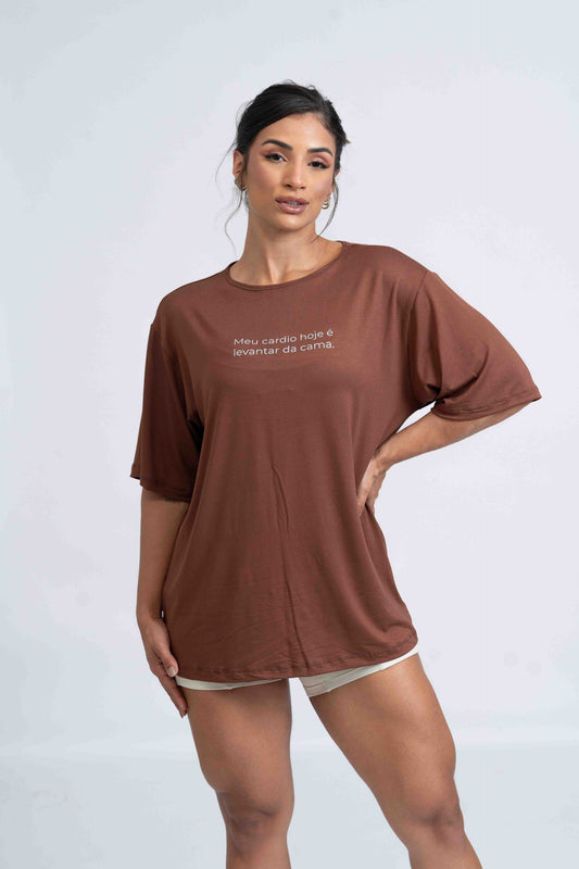 Blusão Fitness Oversized 'Meu Cárdio Hoje É Levantar Da Cama' Marrom