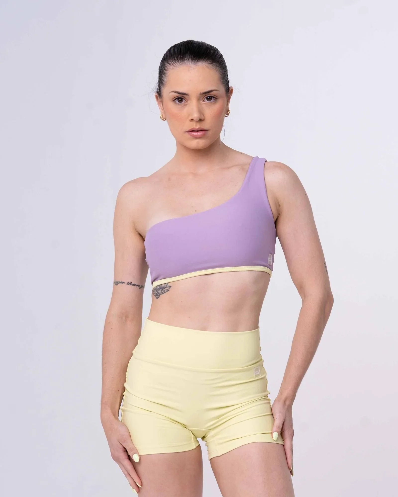 Short Fitness Confort sem costura frontal Chá Verde compressão S/ empina - Maré Maria moda fitness