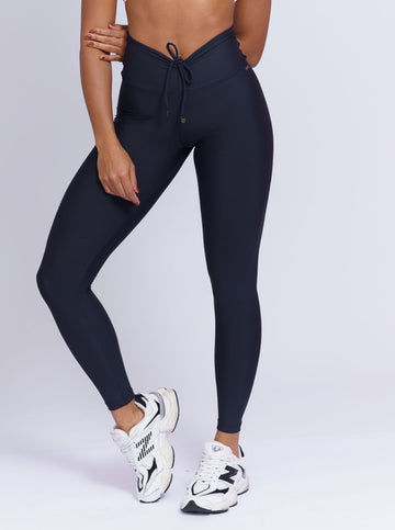 Calça Legging Slim Preta empina bumbum