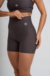 Short Fitness Compressão Classic Marrom Carbono
