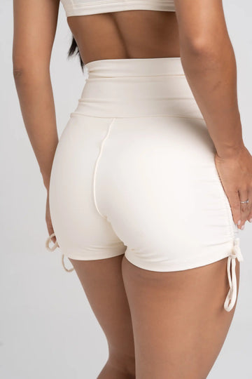 Short Fitness Smile Off White Cintura Alta • Zero Transparência • Compressão Ideal